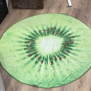 Kiwi Slice Round Beach Towel / Throw - Green